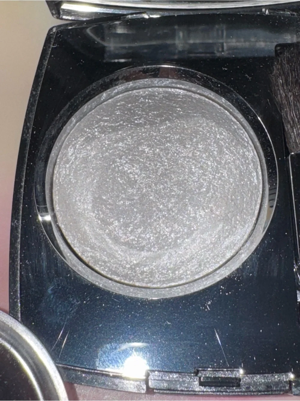 CHANEL Platinum Highlighter
